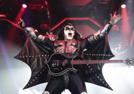 Бас-гитарист легендарной группы Kiss был госпитализирован