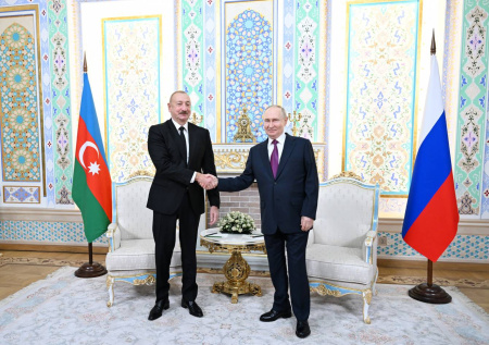 Появились кадры переговоров Путина и Алиева
