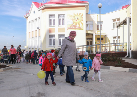 Женщина проработала в детсаде 11 лет и была уволена после жалобы мигрантки