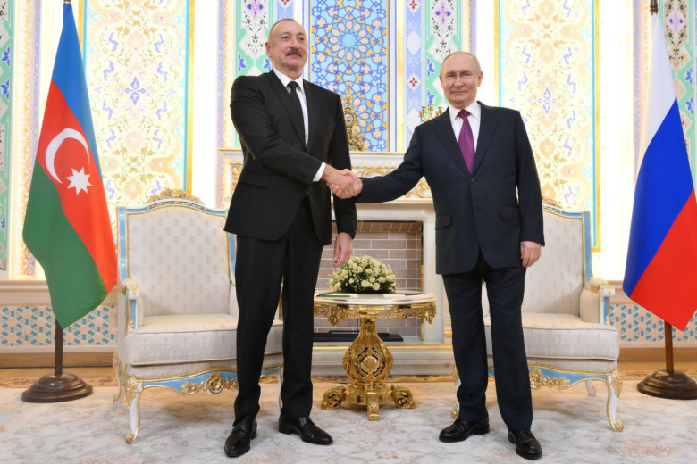 Президент России Владимир Путин и лидер Азербайджана Ильхам Алиев