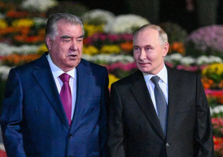 Путин и Рахмон встретились с глазу на глаз