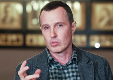 Долги, госпитализация, роман с Собчак, ДТП: куда пропал актер Игорь Верник