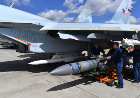 Важнейший узел газодобычи спалили у Диканьки: удары по Украине 12 октября