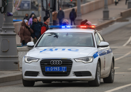 Двоих детей зажало в сплющенном авто в ДТП