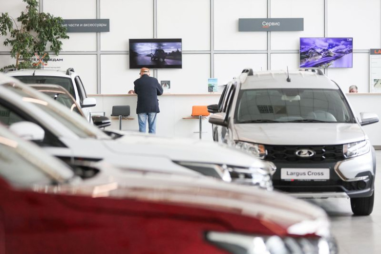 Автомобиль Lada Largus в дилерском центре «Техинком Химки»