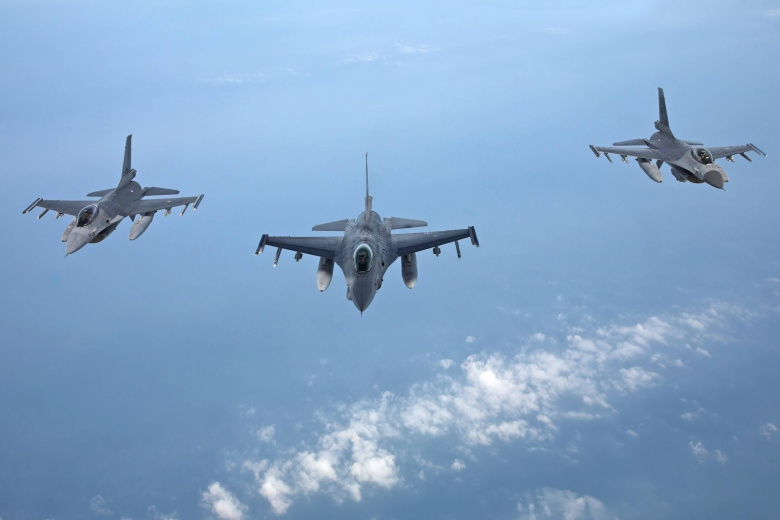 Истребители F-16