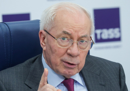 Бывший премьер Украины высказался о лишении гражданства Труханова и Царева