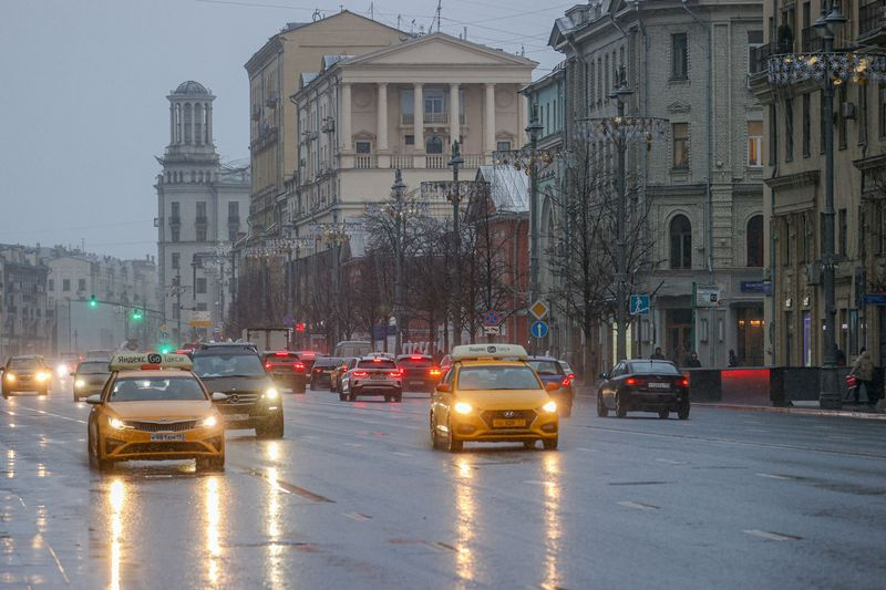 Ураганы и леденящий холод до -8? Погода в Москве в начале ноября: что ждать