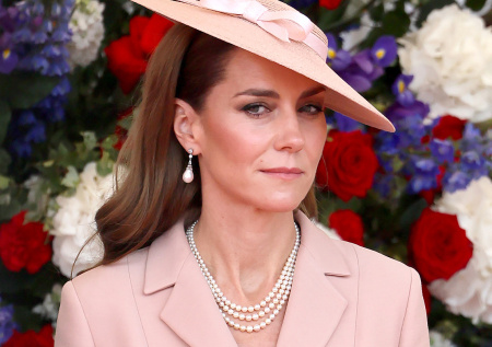 Королевская семья Британии: новости, почему Кейт боится смотреть в камеру