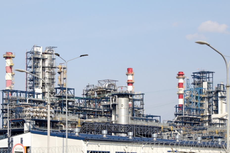 Нефтеперерабатывающий завод в России