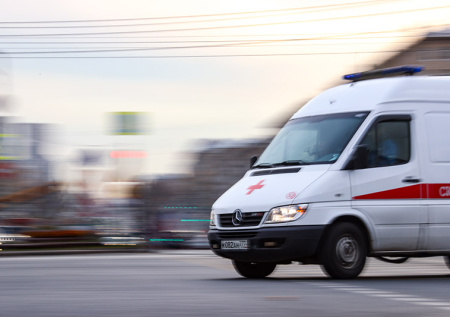 В Петербурге двоих молодых людей нашли мертвыми в чужой квартире