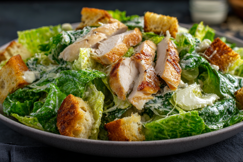 На праздник и в будни: классический рецепт цезаря: это вкуснейший салат