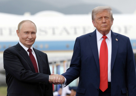 Премьер Венгрии назвал ожидаемую дату встречи Путина и Трампа