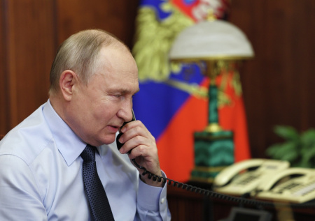 Путин и Орбан провели телефонный разговор