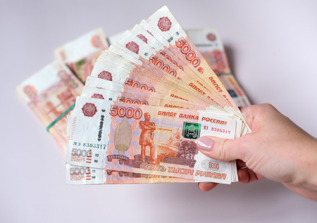 Россиянам объяснили, сколько пенсионных баллов даст стотысячная зарплата