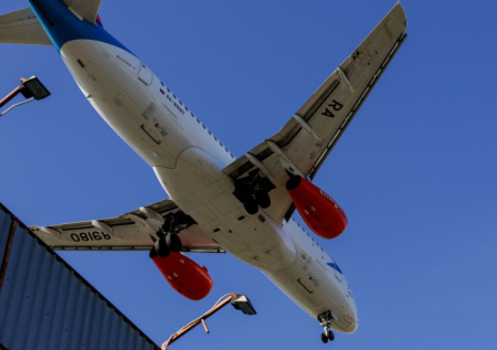 Superjet совершил аварийную посадку в Минеральных Водах