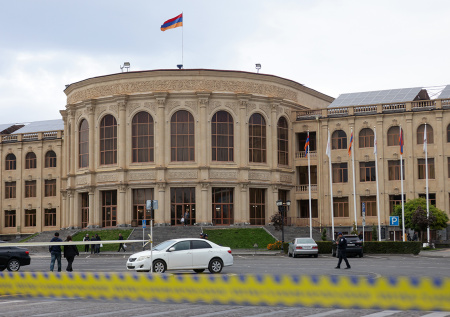 Мэрия Гюмри объявила забастовку после задержания главы города