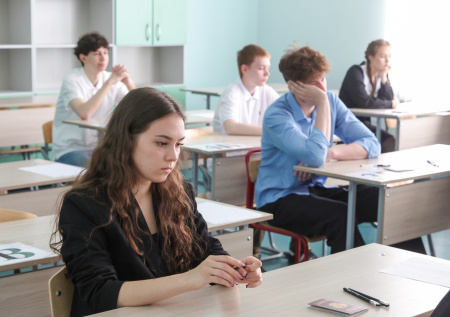 «Похоже на косметическую меру»: в Совфеде об инициативе 12-летнего обучения