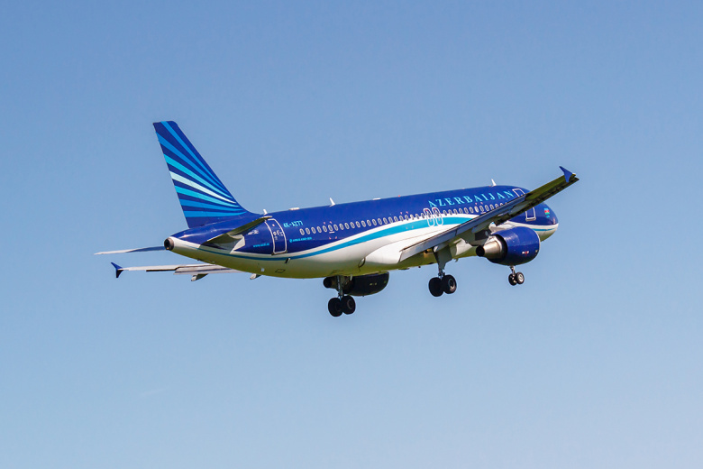 Самолет Airbus A320 авиакомпании AZAL
