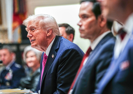 «Украину нельзя спасти»: стало известно, как Трамп унижал Зеленского