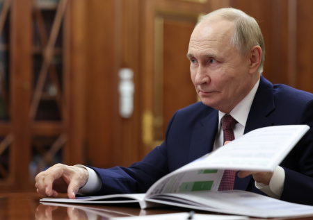 Путин оценил инвестиционную привлекательность ДОМ.РФ