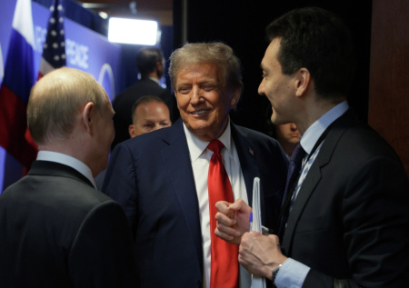 Политолог раскрыл, почему Трамп сделал выбор в пользу диалога с Путиным