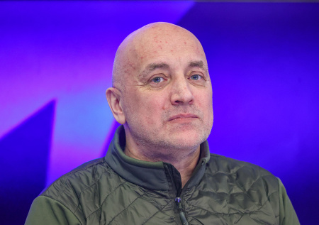 Прилепин назвал сроки своей отправки на СВО