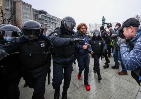 Популярный блогер и журналистка объявлены террористами в России
