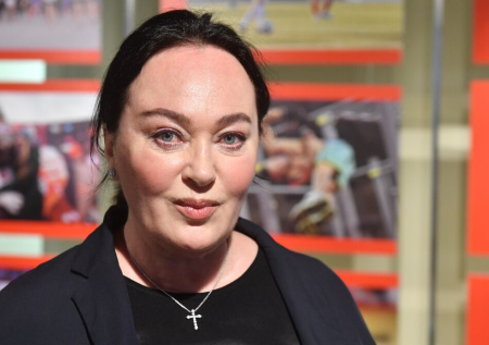 Ссоры с Сябитовой и Харламовым, слухи о разводе: как живет Лариса Гузеева