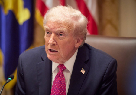 В США поддержали отказ Трампа передавать Украине один вид оружия