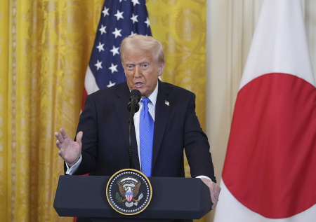 Трамп впервые за второй президентский срок посетит Японию