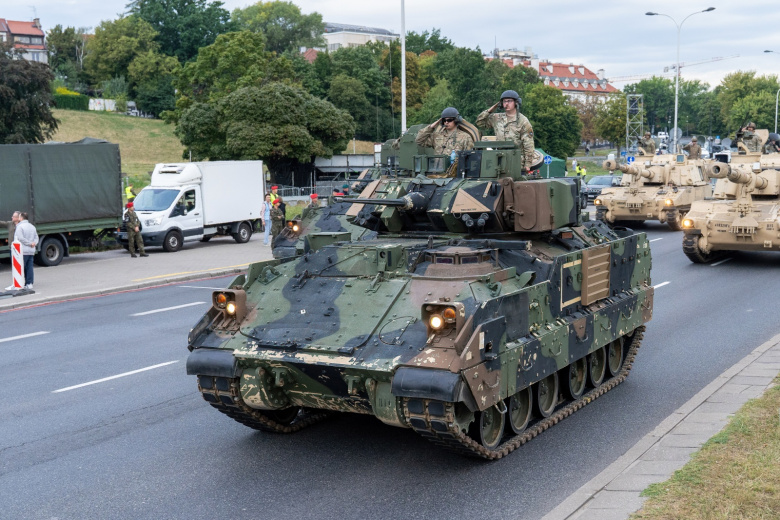 Бронетранспортер LAV