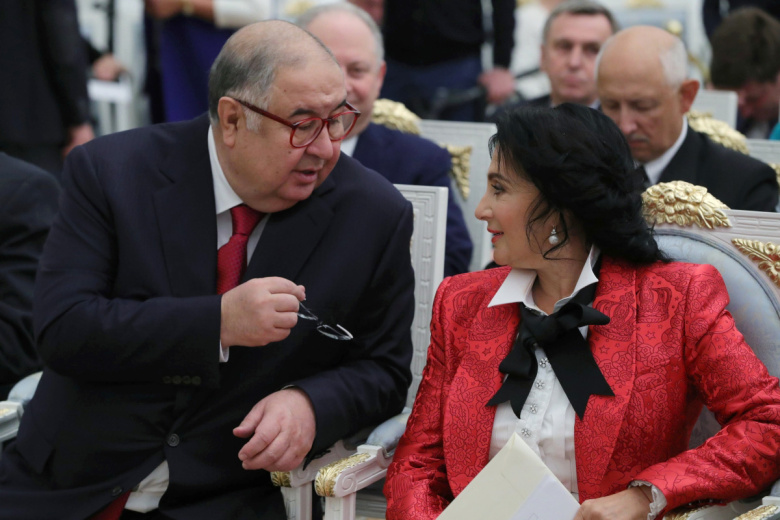Алишер Усманов и Ирина Винер-Усманова перед началом церемонии вручения государственных наград в Екатерининском зале Кремля