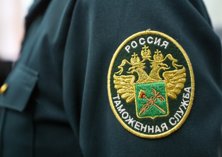 В Москве пресекли контрабанду православных украшений на 1,2 млн рублей