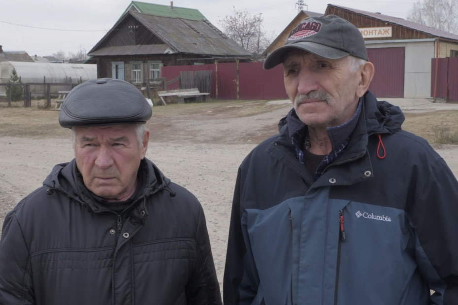 Соседи Усольцевых. Виктор Бурмистров (справа)