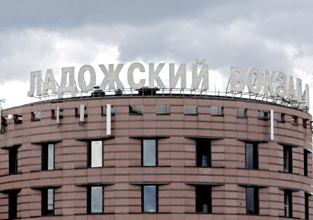 В Петербурге обрушилась крыша на вокзале