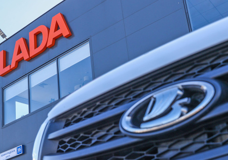 В Петербурге впервые за шесть лет закрылся салон Lada