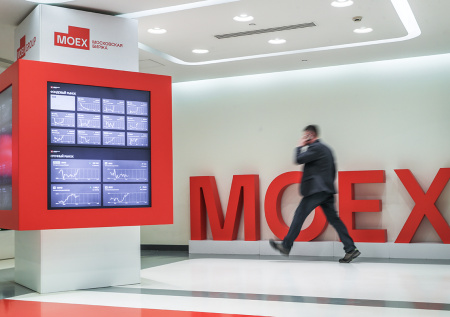 Мосбиржа просела на утренних торгах