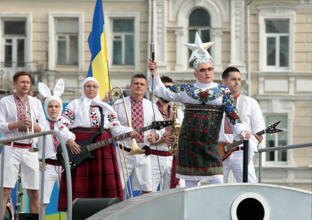 Сердючка, Брежнева, Лобода: украинских звезд отменяют из-за русского языка