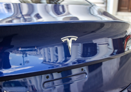 Владельцы Tesla в России пожаловались на проблему с автомобилями
