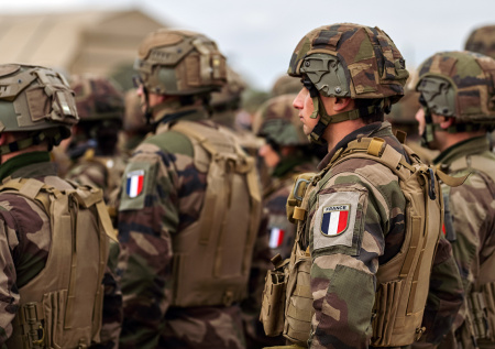 Макрон готовится ввести войска на Украину: как с ними расправятся ВС РФ