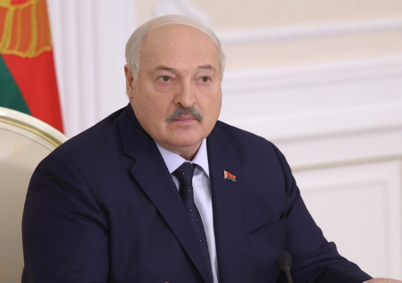«Прямая дорога к самоизоляции»: Лукашенко осудил незаконные санкции Запада