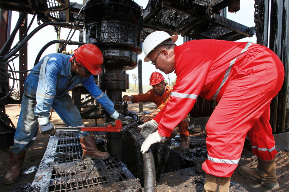 Работники Государственной нефтяной компании Венесуэлы Pdvsa