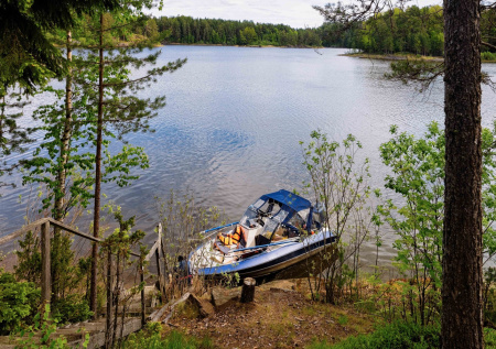 Маломерное судно опрокинулось в Карелии