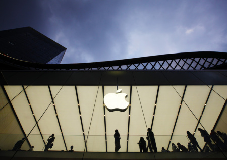 Apple вошла в тройку компаний-рекордсменов по капитализации