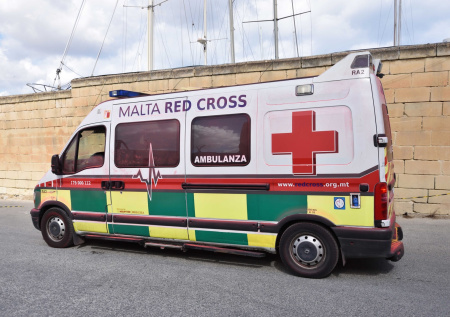 Мальчик не выжил после купания на популярном курорте, а мужчина пропал