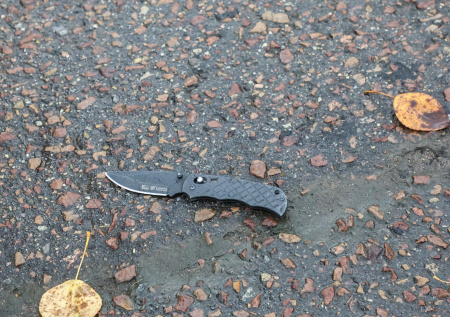 Подросток напал с ножом на женщину в Саратове