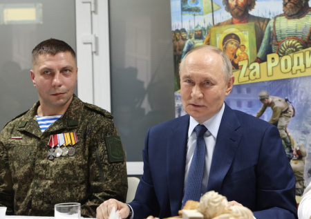 «Нас беспокоит»: Путин рассказал об опасности для журналистов в зоне СВО