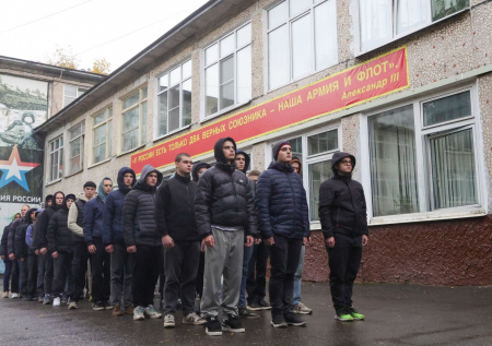 Совфед поддержал закон о круглогодичном призыве