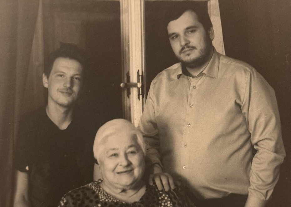 Федор Балабанов с братом и мамой Алексея Балабанова